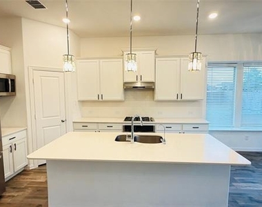 7324 Black Cherry Lane - Photo Thumbnail 11