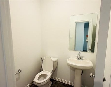 7324 Black Cherry Lane - Photo Thumbnail 20