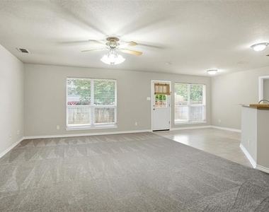 612 N Avenue C - Photo Thumbnail 1