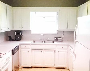 204 Alice Drive - Photo Thumbnail 4