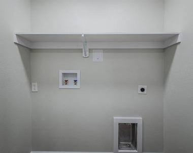 4901 Curzon Avenue - Photo Thumbnail 7