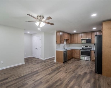 4901 Curzon Avenue - Photo Thumbnail 3