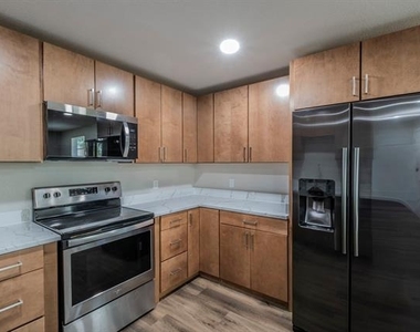 4901 Curzon Avenue - Photo Thumbnail 4