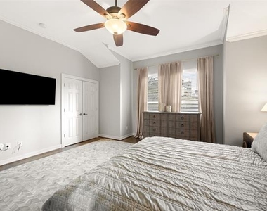3610 Gillespie Street - Photo Thumbnail 9