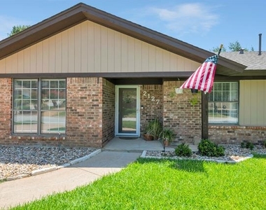 2127 Tanglewood Drive - Photo Thumbnail 1