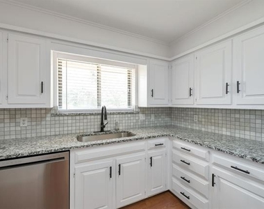 2127 Tanglewood Drive - Photo Thumbnail 7