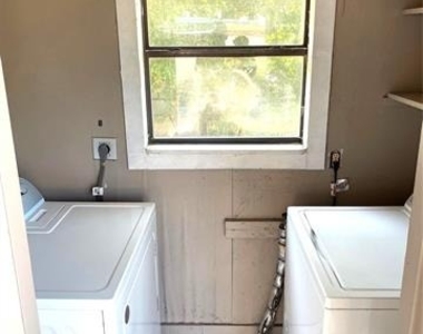 501 S Perry Street - Photo Thumbnail 9