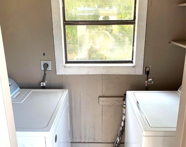 501 S Perry Street - Photo Thumbnail 13