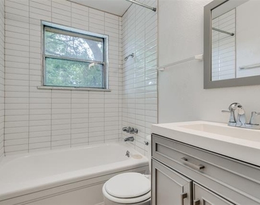 3632 Demaret Drive - Photo Thumbnail 8