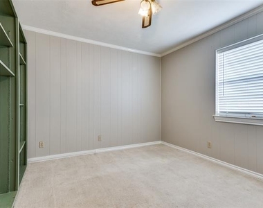 3632 Demaret Drive - Photo Thumbnail 9