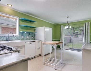 3632 Demaret Drive - Photo Thumbnail 2