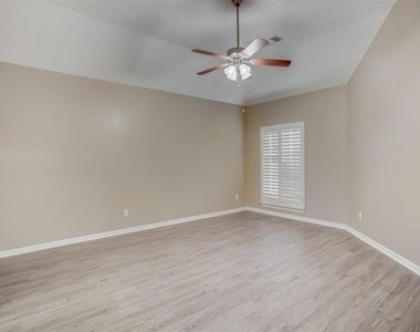 4513 Rock Creek Lane - Photo Thumbnail 13