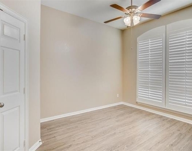 4513 Rock Creek Lane - Photo Thumbnail 19