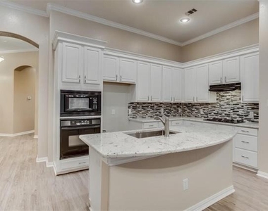 4513 Rock Creek Lane - Photo Thumbnail 9