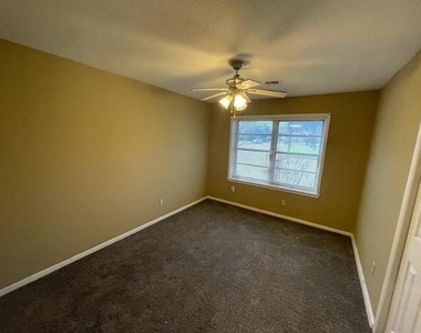 1227 Park Center Street - Photo Thumbnail 7