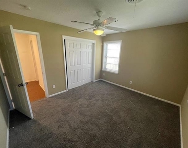 1227 Park Center Street - Photo Thumbnail 8