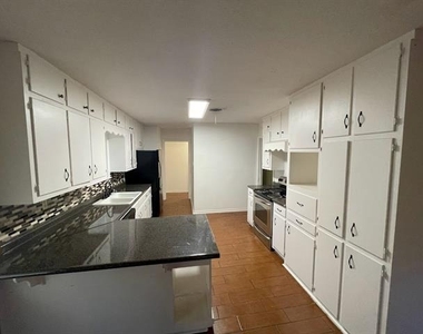1227 Park Center Street - Photo Thumbnail 2