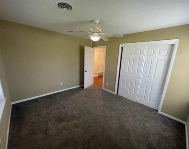 1227 Park Center Street - Photo Thumbnail 9