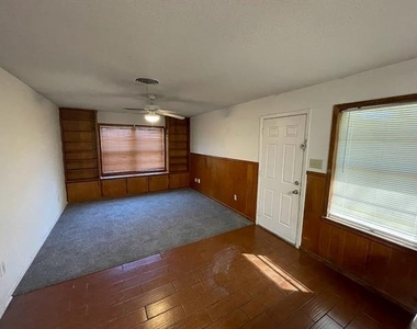 1227 Park Center Street - Photo Thumbnail 4