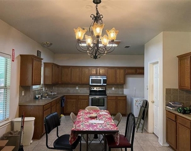 1209 Firewheel Place - Photo Thumbnail 2