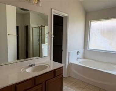 1209 Firewheel Place - Photo Thumbnail 4