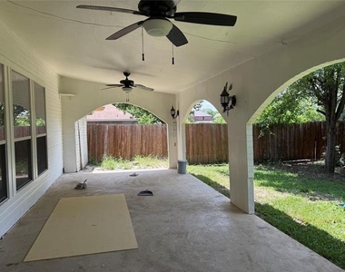 1209 Firewheel Place - Photo Thumbnail 5