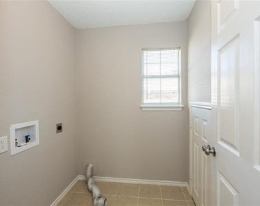 6718 Scarlet Drive - Photo Thumbnail 33