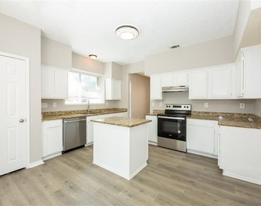 6718 Scarlet Drive - Photo Thumbnail 5
