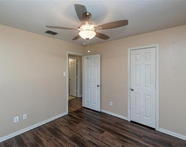 306 Tarpan Trail - Photo Thumbnail 16