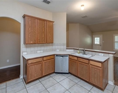 306 Tarpan Trail - Photo Thumbnail 7