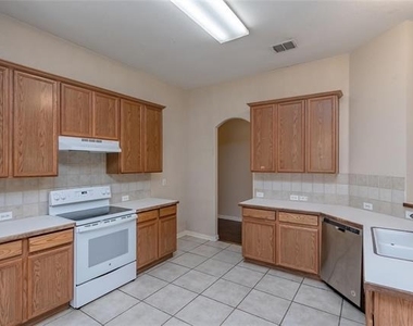 306 Tarpan Trail - Photo Thumbnail 5