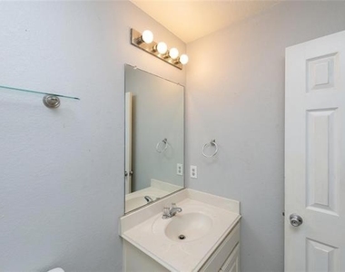 306 Tarpan Trail - Photo Thumbnail 29