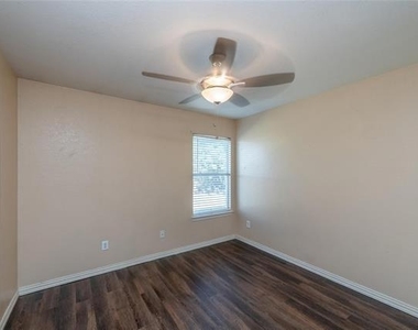 306 Tarpan Trail - Photo Thumbnail 14