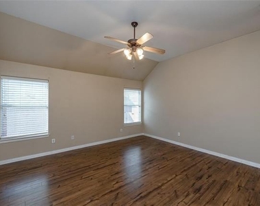 306 Tarpan Trail - Photo Thumbnail 23