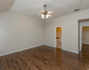 306 Tarpan Trail - Photo Thumbnail 24