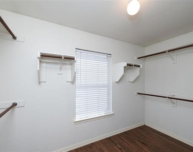 306 Tarpan Trail - Photo Thumbnail 31