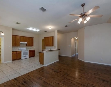 306 Tarpan Trail - Photo Thumbnail 4