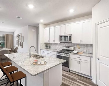 2636 Oneida Lane - Photo Thumbnail 2