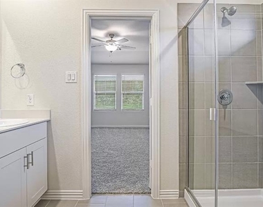 2636 Oneida Lane - Photo Thumbnail 8
