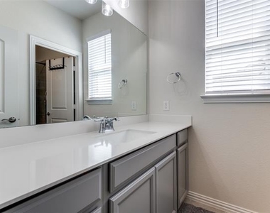 8715 Royal Star Road - Photo Thumbnail 25