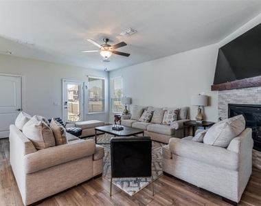 8715 Royal Star Road - Photo Thumbnail 10