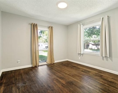 4808 Sherwood Drive - Photo Thumbnail 7