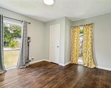 4808 Sherwood Drive - Photo Thumbnail 10