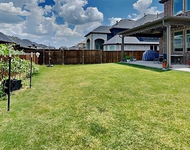 2931 Genevieve Lane - Photo Thumbnail 30