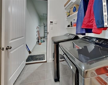 2931 Genevieve Lane - Photo Thumbnail 10
