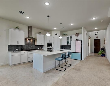 2931 Genevieve Lane - Photo Thumbnail 8
