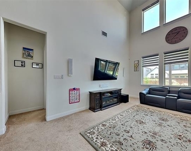 2931 Genevieve Lane - Photo Thumbnail 6