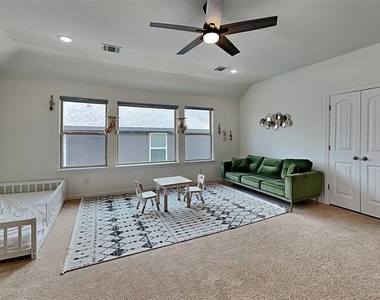 2931 Genevieve Lane - Photo Thumbnail 20