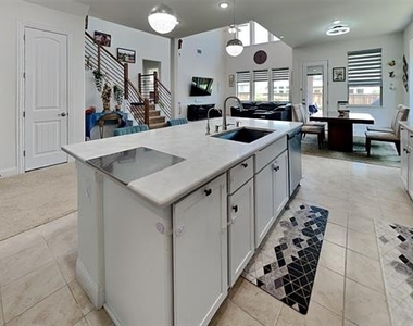 2931 Genevieve Lane - Photo Thumbnail 7