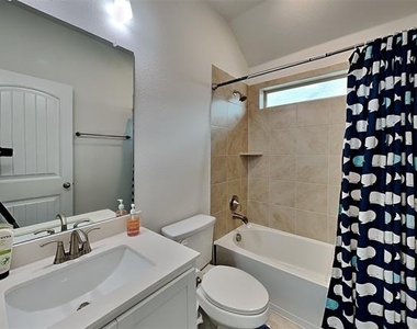 2931 Genevieve Lane - Photo Thumbnail 22